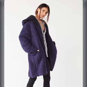 UO silence and noise reversible coat , cozy